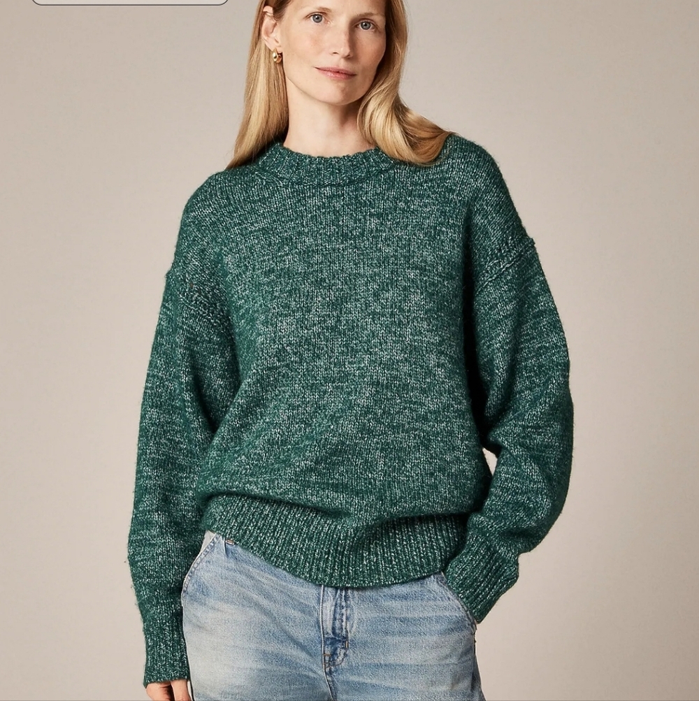 J Crew Relaxed crewneck pullover C0338 Size M NWT Green Sweater